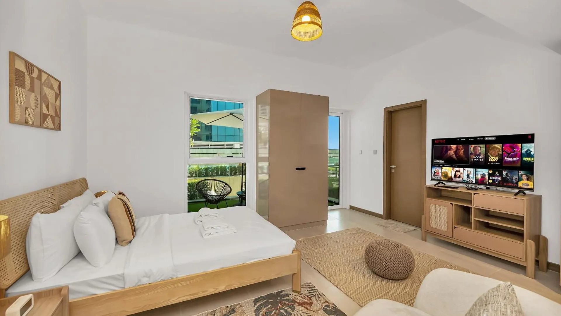 Pool View Studio In Business Bay 2Km Burj Khalifa Dubai Apartment
