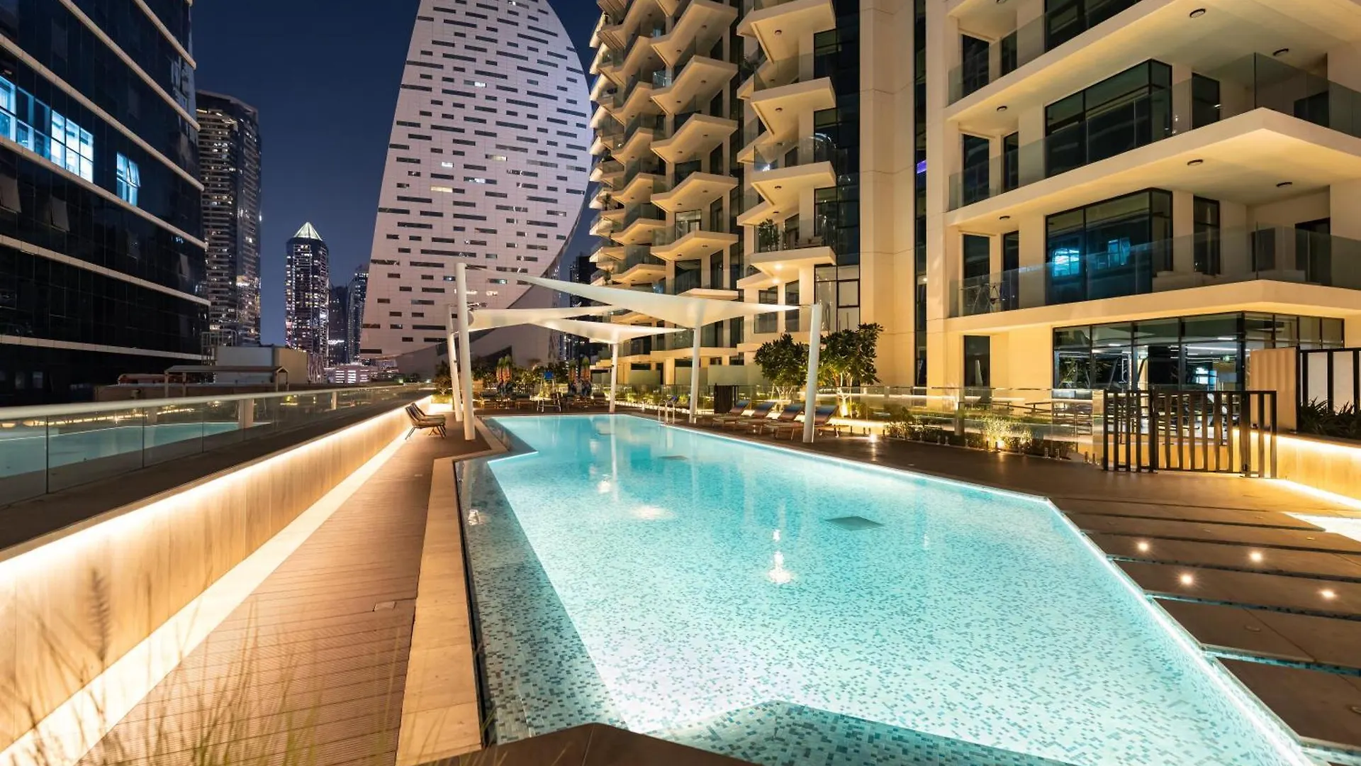 Apartment Pool View Studio In Business Bay 2Km Burj Khalifa Dubai United Arab Emirates