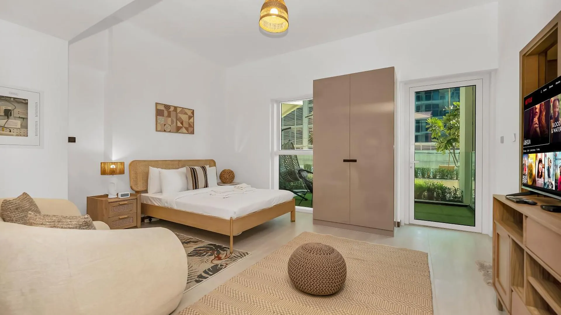 Pool View Studio In Business Bay 2Km Burj Khalifa Dubai 0*,