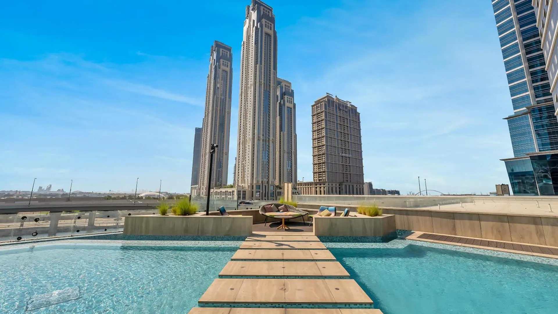 Pool View Studio In Business Bay 2Km Burj Khalifa Dubai