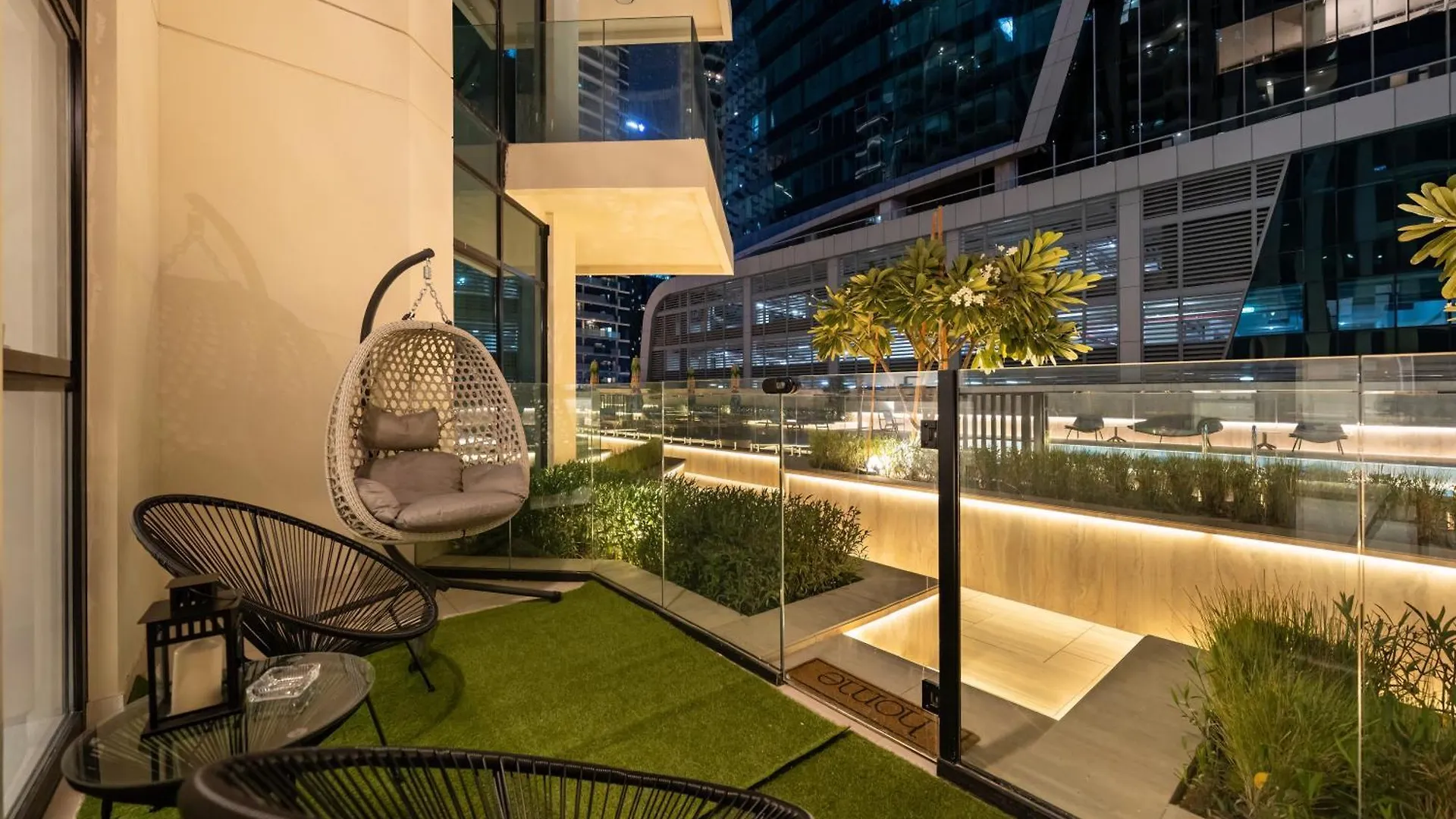 Pool View Studio In Business Bay 2Km Burj Khalifa Dubai 0*,